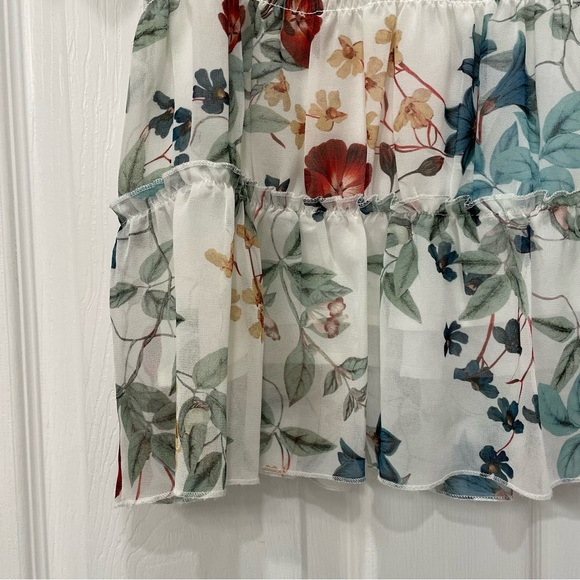 Willow & Clay Cold Shoulder Floral Top - Picture 8 of 13